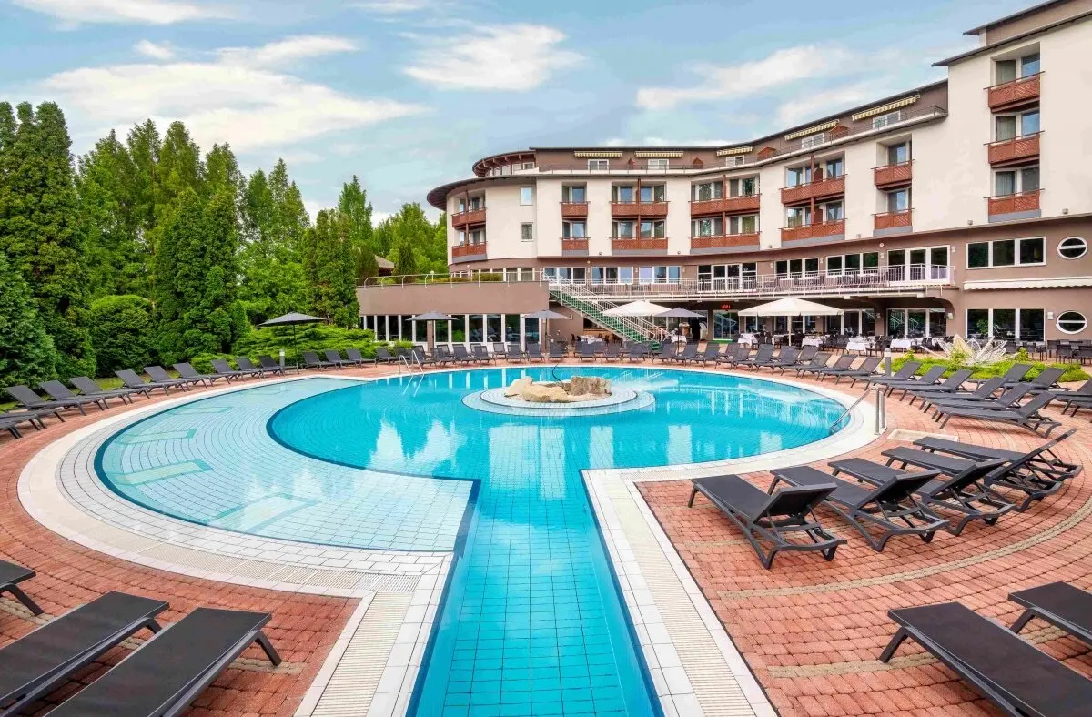 A Lotus Therme szálloda medencéje